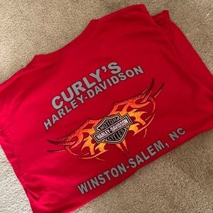red harley davidson t-shirt!
